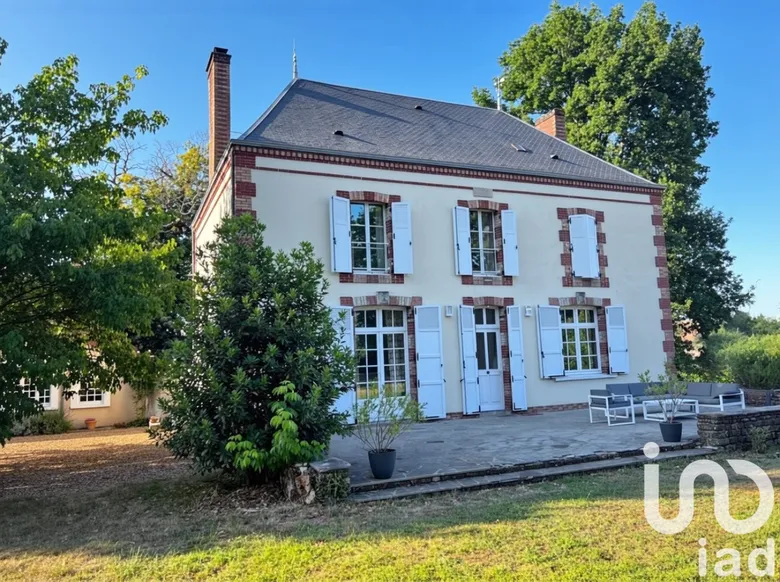 Maison 10 pièces 278 m² · à Guécélard · 277,5 m² · 490 000 €