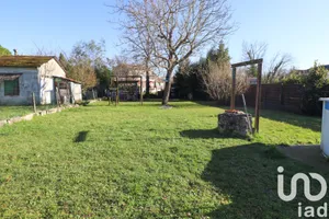 Land at Bassens (33530)