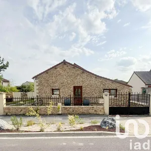 House at Selles (51490)