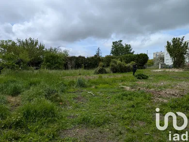 Terrain à bâtir à Saintes (17100)