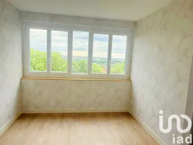 Apartment in Sucy-en-Brie (94370)