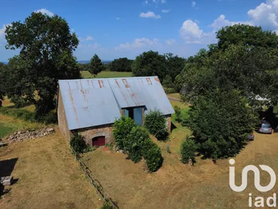 Grange à Pleaux (15700)