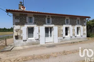 House at Clérac (17270)