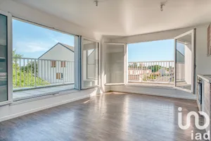 Apartment at Villenoy (77124)