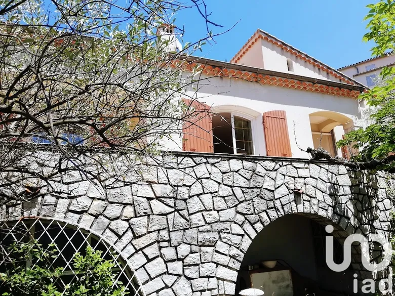 Maison 6 pièces 160 m² · à Nyons · 160 m² · 395 000 €
