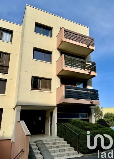 Apartment at Saint-Michel-sur-Orge (91240)