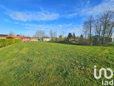 Land at Souain-Perthes-lès-Hurlus (51600)