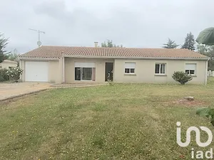 House at Savignac-de-l'Isle (33910)