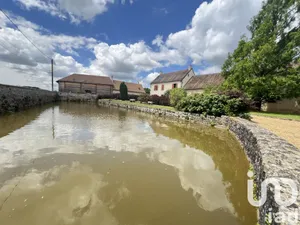 Mansion at Louplande (72210)