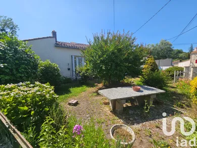 House in Montréverd (85260)