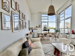 Apartment at Noisy-le-Roi (78590)