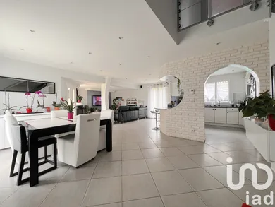 House in Lésigny (77150)