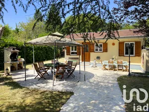Châlet à Moutiers-en-Puisaye (89520)