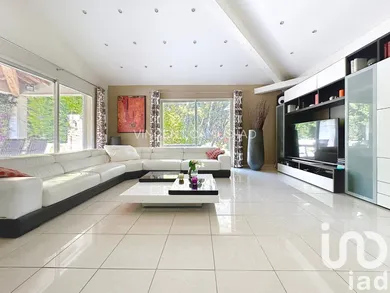 Maison à Saint-Cyr-sur-Mer (83270)