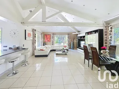 Maison à Saint-Cyr-sur-Mer (83270)