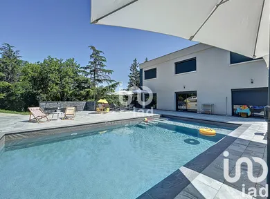 Architectural house at Millery (69390)