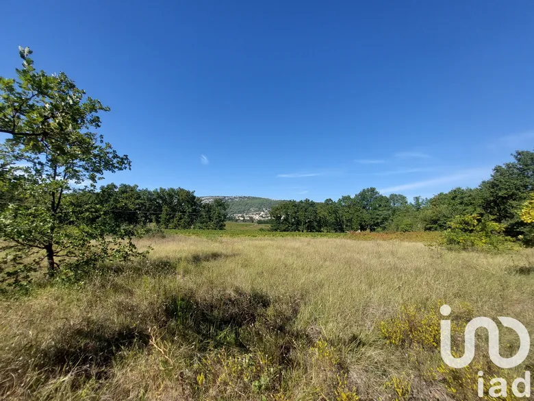 Terrain 1800 m² · à Aubignan · 1 800 m² · 265 000 €