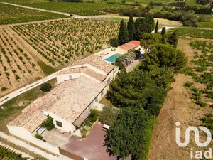House at sarrians (84260)