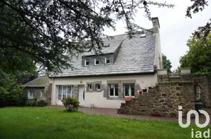 Traditional house at Plounévez-Lochrist (29430)