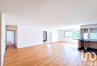 Apartment at Beauchamp (95250)