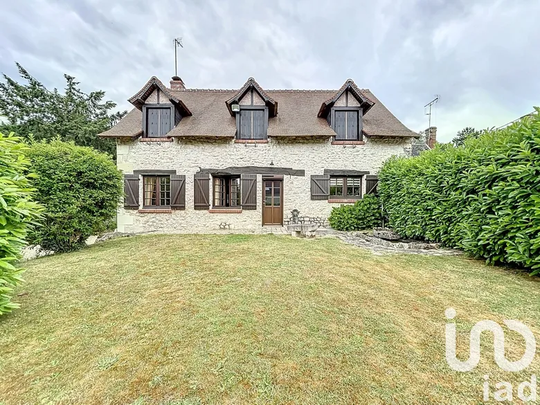Maison 5 pièces 138 m² · à Chémery · 138 m² · 210 970 €