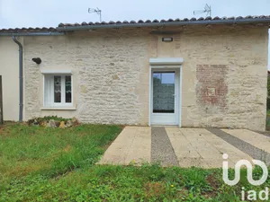 Village house at CHAMPAGNE-MOUTON (16350)