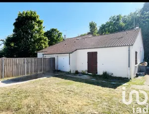 Village house at Bethon (51260)