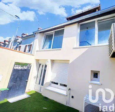 House at Maurecourt (78780)