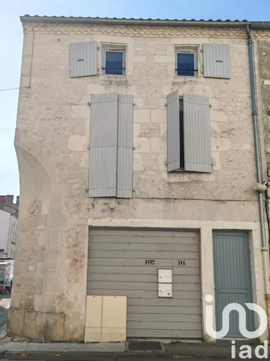 Immeuble à Surgères (17700)