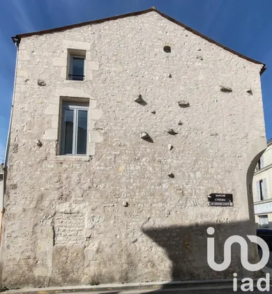 Building at Surgères (17700)