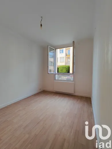 Apartment at Pantin (93500)