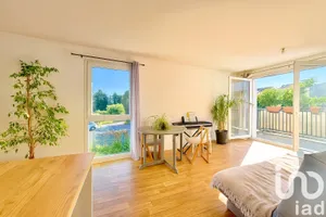 Apartment in Villenoy (77124)