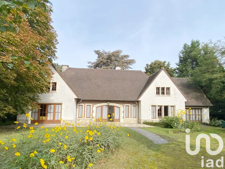 Maison 9 pièces 280 m² · à Compiègne · 280 m² · 1 050 000 €