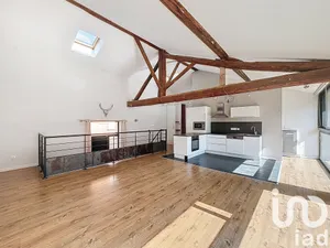 Apartment at Dommartin (69380)