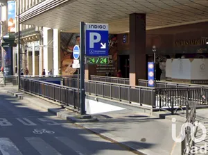 Parking at Paris (75009)
