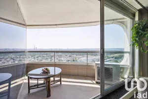 Apartment at Puteaux (92800)