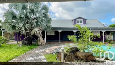 Detached house at Baie-Mahault (97122)