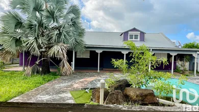 Pavillon à Baie-Mahault (97122)