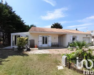 Maison traditionnelle à Saint-Christophe-sur-Roc (79220)