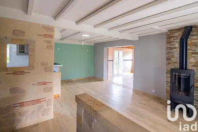 Traditional house at Saint-Denis-de-Pile (33910)