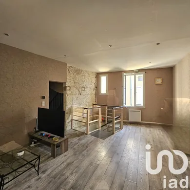 Immeuble à La Couronne (16400)