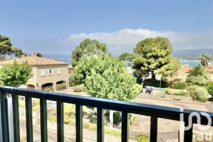 Appartement à Saint-Cyr-sur-Mer (83270)