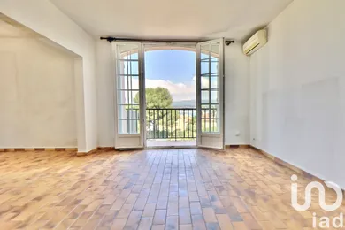 Apartment in Saint-Cyr-sur-Mer (83270)