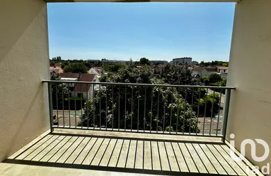 Apartment at Troyes (10000)