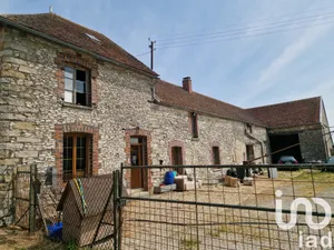 Farm at Saint-Hilliers (77160)