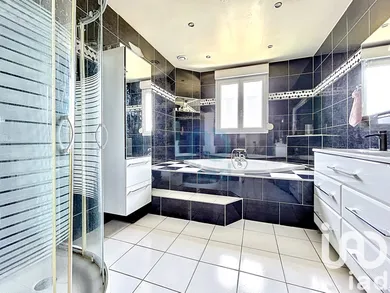 House at Auve (51800)