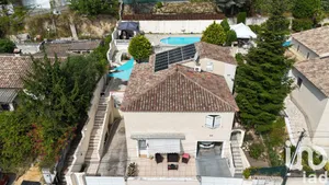House at Gilette (06830)