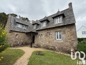 Architectural house at Trégastel (22730)