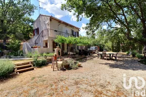 House at Rians (83560)