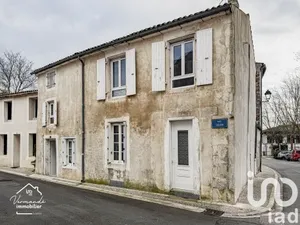 Maison de ville à Surgères (17700)
